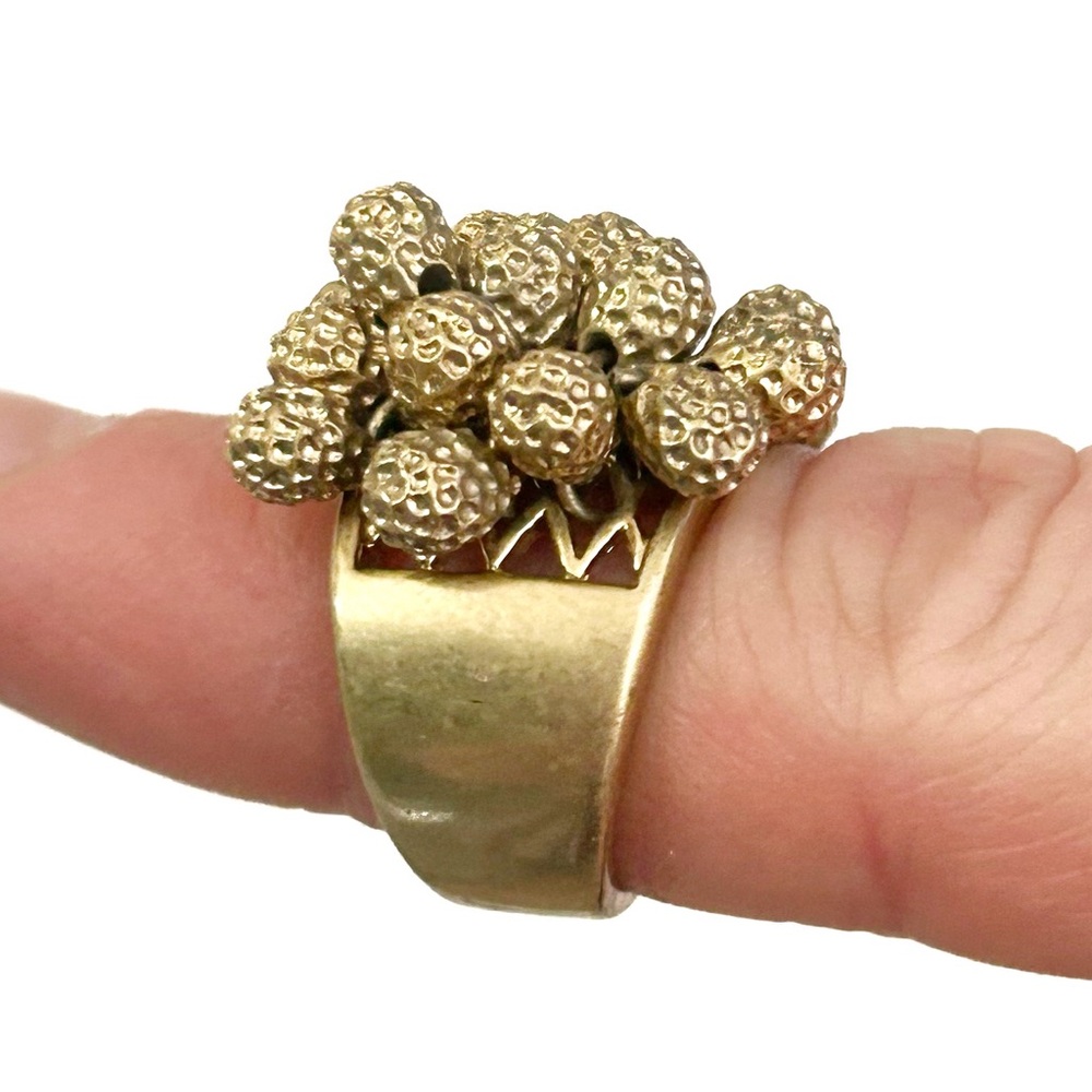 Lia Sophia Kiam Family Signature Collection Robin Ring Gold Tone Cluster Beads